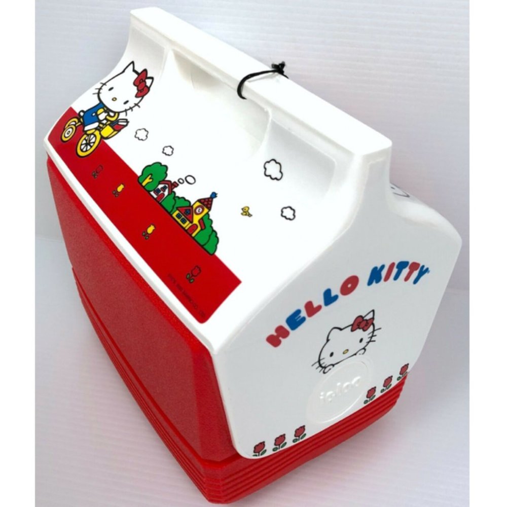 NWT Igloo Hello Kitty Limited Edition 4QT Cooler